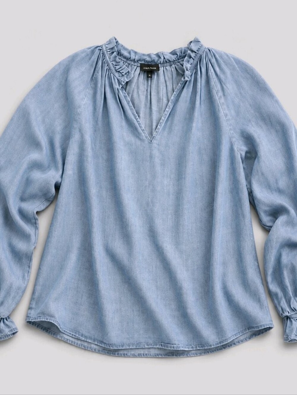 "WHO WHAT WEAR" Relaxed Light Wash Blue V-Neck Long Sleeve Tunic